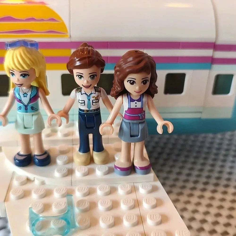 41429 Heartlake City Airplane, LEGO Friends Used 95% Complete